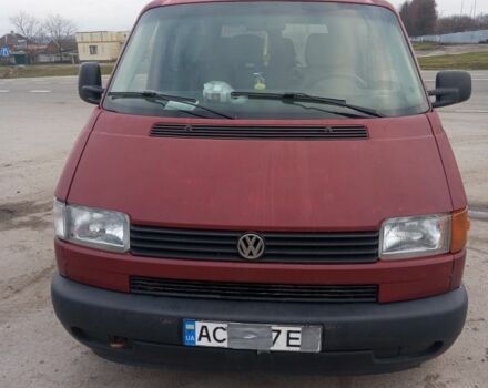 Красный Фольксваген Transporter, объемом двигателя 2 л и пробегом 340 тыс. км за 3000 $, фото 1 на Automoto.ua