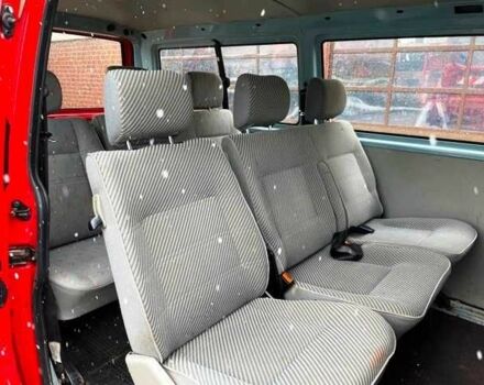 Красный Фольксваген Transporter, объемом двигателя 2.4 л и пробегом 180 тыс. км за 2500 $, фото 5 на Automoto.ua