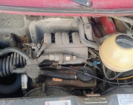 Червоний Фольксваген Transporter, об'ємом двигуна 2 л та пробігом 329 тис. км за 1709 $, фото 4 на Automoto.ua