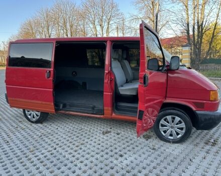 Красный Фольксваген Transporter, объемом двигателя 1.9 л и пробегом 320 тыс. км за 4650 $, фото 3 на Automoto.ua