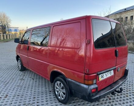 Красный Фольксваген Transporter, объемом двигателя 1.9 л и пробегом 320 тыс. км за 4650 $, фото 1 на Automoto.ua
