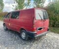Красный Фольксваген Transporter, объемом двигателя 2.5 л и пробегом 400 тыс. км за 2800 $, фото 2 на Automoto.ua