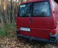Красный Фольксваген Transporter, объемом двигателя 1.9 л и пробегом 200 тыс. км за 2700 $, фото 1 на Automoto.ua