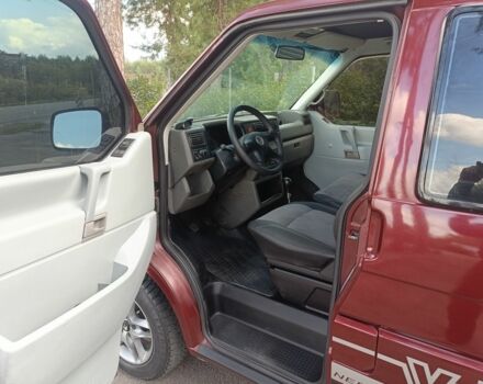 Красный Фольксваген Transporter, объемом двигателя 2.5 л и пробегом 527 тыс. км за 6700 $, фото 14 на Automoto.ua