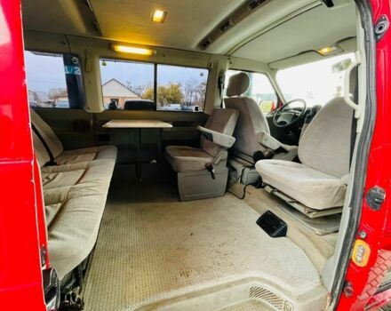Красный Фольксваген Transporter, объемом двигателя 0 л и пробегом 285 тыс. км за 3599 $, фото 10 на Automoto.ua
