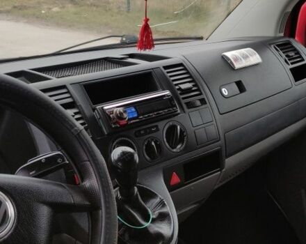 Красный Фольксваген Transporter, объемом двигателя 1.9 л и пробегом 345 тыс. км за 8000 $, фото 9 на Automoto.ua