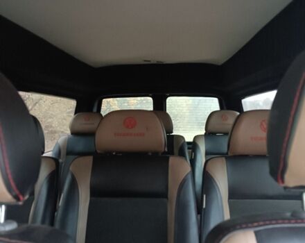 Красный Фольксваген Transporter, объемом двигателя 1.9 л и пробегом 400 тыс. км за 8500 $, фото 5 на Automoto.ua