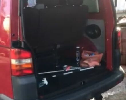 Червоний Фольксваген Transporter, об'ємом двигуна 2.5 л та пробігом 190 тис. км за 10200 $, фото 4 на Automoto.ua