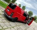 Красный Фольксваген Transporter, объемом двигателя 2 л и пробегом 330 тыс. км за 11500 $, фото 3 на Automoto.ua