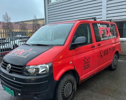 Красный Фольксваген Transporter, объемом двигателя 2 л и пробегом 240 тыс. км за 6063 $, фото 1 на Automoto.ua