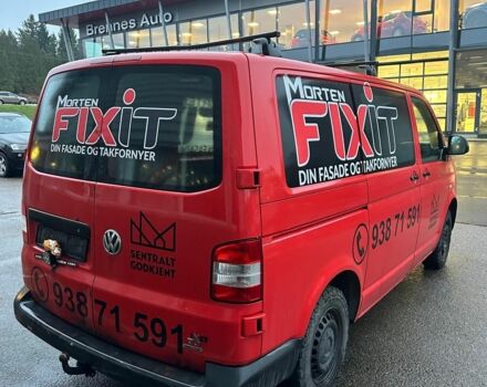 Красный Фольксваген Transporter, объемом двигателя 2 л и пробегом 240 тыс. км за 6063 $, фото 2 на Automoto.ua