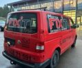 Красный Фольксваген Transporter, объемом двигателя 2 л и пробегом 240 тыс. км за 13408 $, фото 2 на Automoto.ua