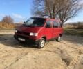 Красный Фольксваген Transporter, объемом двигателя 2.4 л и пробегом 400 тыс. км за 3551 $, фото 1 на Automoto.ua