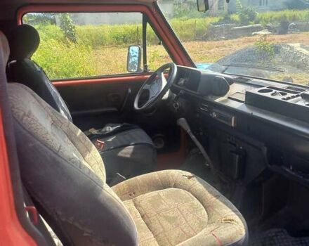 Красный Фольксваген Transporter, объемом двигателя 1.6 л и пробегом 250 тыс. км за 1800 $, фото 3 на Automoto.ua
