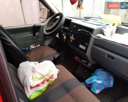Красный Фольксваген Transporter, объемом двигателя 2 л и пробегом 50 тыс. км за 4500 $, фото 5 на Automoto.ua