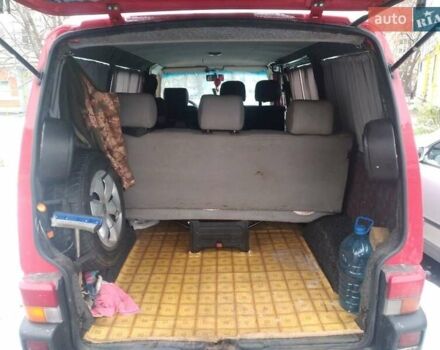 Красный Фольксваген Transporter, объемом двигателя 2 л и пробегом 50 тыс. км за 4500 $, фото 13 на Automoto.ua