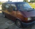 Красный Фольксваген Transporter, объемом двигателя 2.4 л и пробегом 250 тыс. км за 3500 $, фото 2 на Automoto.ua