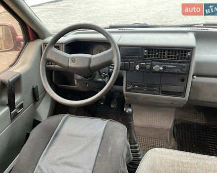 Красный Фольксваген Transporter, объемом двигателя 1.97 л и пробегом 300 тыс. км за 2999 $, фото 25 на Automoto.ua