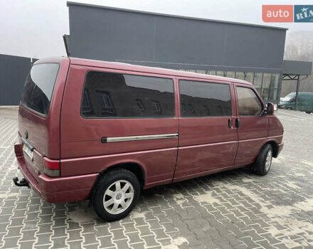 Красный Фольксваген Transporter, объемом двигателя 1.97 л и пробегом 300 тыс. км за 2999 $, фото 1 на Automoto.ua