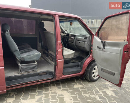 Красный Фольксваген Transporter, объемом двигателя 1.97 л и пробегом 300 тыс. км за 2999 $, фото 21 на Automoto.ua