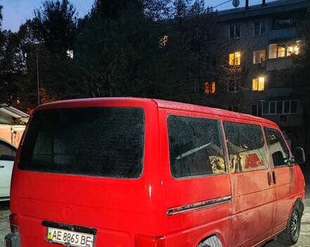 Красный Фольксваген Transporter, объемом двигателя 2.4 л и пробегом 100 тыс. км за 2999 $, фото 2 на Automoto.ua