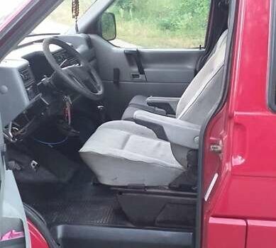 Червоний Фольксваген Transporter, об'ємом двигуна 2.4 л та пробігом 459 тис. км за 5200 $, фото 6 на Automoto.ua