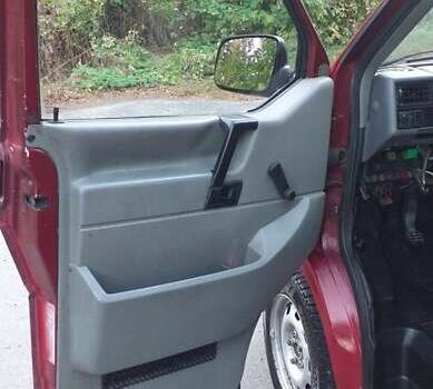 Червоний Фольксваген Transporter, об'ємом двигуна 2.4 л та пробігом 459 тис. км за 5200 $, фото 8 на Automoto.ua