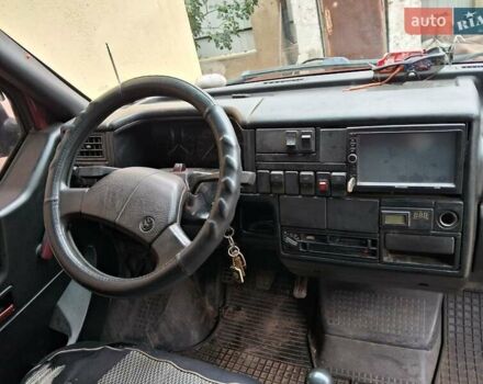 Красный Фольксваген Transporter, объемом двигателя 1.9 л и пробегом 414 тыс. км за 4500 $, фото 7 на Automoto.ua