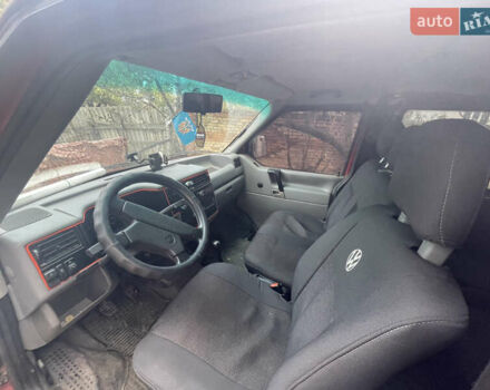 Червоний Фольксваген Transporter, об'ємом двигуна 1.9 л та пробігом 420 тис. км за 5099 $, фото 7 на Automoto.ua