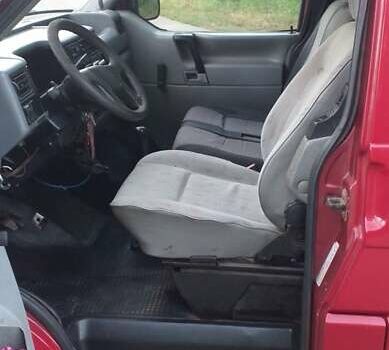Червоний Фольксваген Transporter, об'ємом двигуна 2.4 л та пробігом 459 тис. км за 5200 $, фото 2 на Automoto.ua