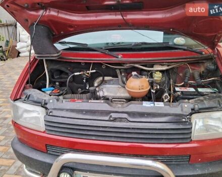 Красный Фольксваген Transporter, объемом двигателя 1.9 л и пробегом 414 тыс. км за 4500 $, фото 3 на Automoto.ua