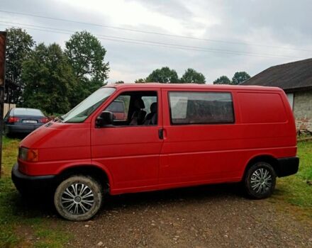 Красный Фольксваген Transporter, объемом двигателя 2.5 л и пробегом 470 тыс. км за 3200 $, фото 1 на Automoto.ua
