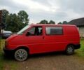 Красный Фольксваген Transporter, объемом двигателя 2.5 л и пробегом 470 тыс. км за 3200 $, фото 1 на Automoto.ua