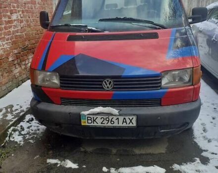 Красный Фольксваген Transporter, объемом двигателя 1.9 л и пробегом 340 тыс. км за 4100 $, фото 1 на Automoto.ua