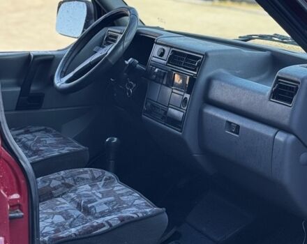 Красный Фольксваген Transporter, объемом двигателя 1.9 л и пробегом 324 тыс. км за 4500 $, фото 11 на Automoto.ua