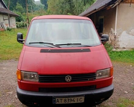 Красный Фольксваген Transporter, объемом двигателя 2.5 л и пробегом 470 тыс. км за 3200 $, фото 2 на Automoto.ua