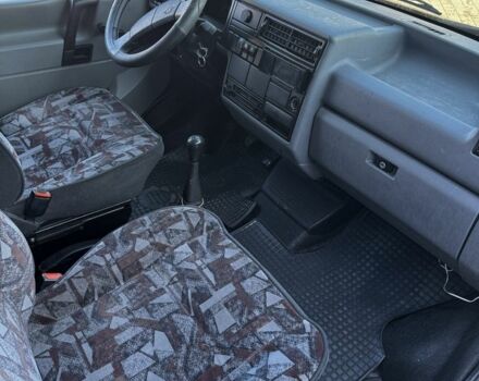 Красный Фольксваген Transporter, объемом двигателя 1.9 л и пробегом 324 тыс. км за 4500 $, фото 8 на Automoto.ua