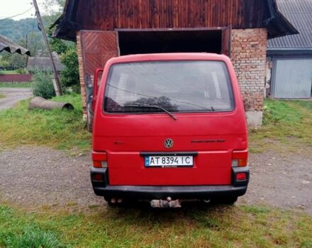 Красный Фольксваген Transporter, объемом двигателя 2.5 л и пробегом 470 тыс. км за 3200 $, фото 3 на Automoto.ua
