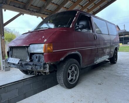 Красный Фольксваген Transporter, объемом двигателя 1.9 л и пробегом 390 тыс. км за 2900 $, фото 1 на Automoto.ua