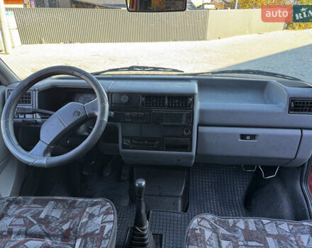 Красный Фольксваген Transporter, объемом двигателя 1.9 л и пробегом 324 тыс. км за 4500 $, фото 23 на Automoto.ua