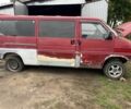 Красный Фольксваген Transporter, объемом двигателя 1.9 л и пробегом 390 тыс. км за 2900 $, фото 4 на Automoto.ua