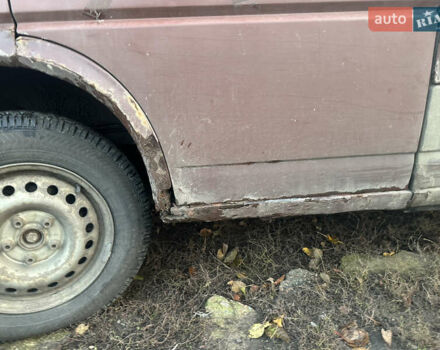 Красный Фольксваген Transporter, объемом двигателя 2.5 л и пробегом 412 тыс. км за 2375 $, фото 4 на Automoto.ua