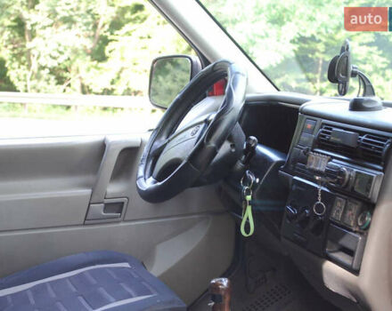 Красный Фольксваген Transporter, объемом двигателя 0 л и пробегом 608 тыс. км за 4300 $, фото 3 на Automoto.ua