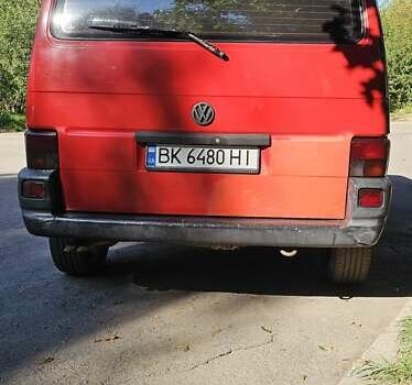 Красный Фольксваген Transporter, объемом двигателя 2.37 л и пробегом 1 тыс. км за 3400 $, фото 1 на Automoto.ua