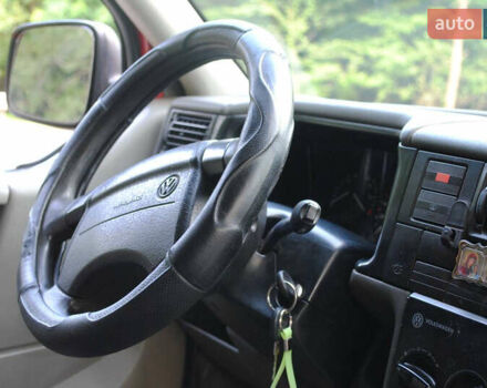 Красный Фольксваген Transporter, объемом двигателя 0 л и пробегом 608 тыс. км за 4300 $, фото 4 на Automoto.ua