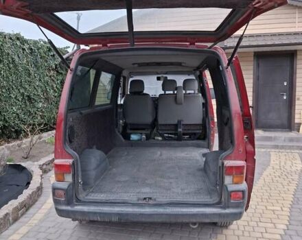 Красный Фольксваген Transporter, объемом двигателя 2.37 л и пробегом 368 тыс. км за 6000 $, фото 12 на Automoto.ua