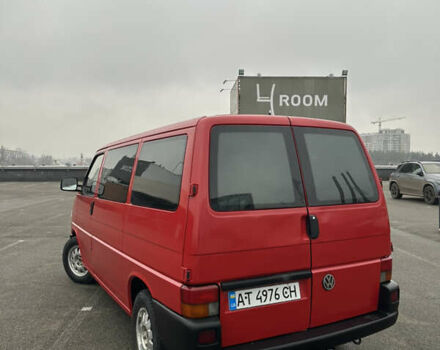Красный Фольксваген Transporter, объемом двигателя 2.4 л и пробегом 400 тыс. км за 5500 $, фото 6 на Automoto.ua