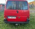 Красный Фольксваген Transporter, объемом двигателя 2.4 л и пробегом 400 тыс. км за 4600 $, фото 2 на Automoto.ua