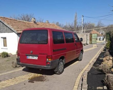 Красный Фольксваген Transporter, объемом двигателя 2.37 л и пробегом 368 тыс. км за 6000 $, фото 3 на Automoto.ua