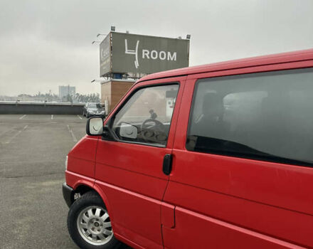 Красный Фольксваген Transporter, объемом двигателя 2.4 л и пробегом 400 тыс. км за 5500 $, фото 5 на Automoto.ua